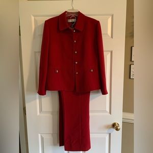 Tahari ASL 14p petite suit.